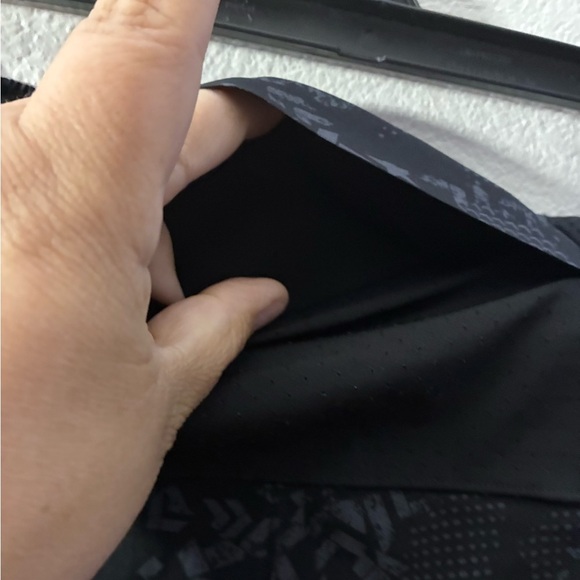 Lululemon Men Black Surge 6" Linerless Barrys Shorts M - Picture 10 of 13